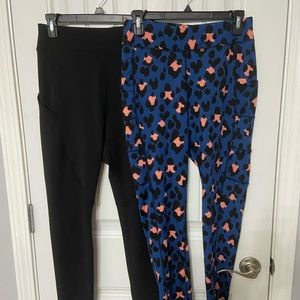 Like new yoga pants with cell phone pocket